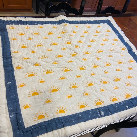 ππ Ojai Baby | Reversible Baby Quilt. 38"x50". - Picture 5 of 9